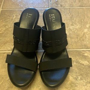 Italian shoemaker platform sandals sz 9